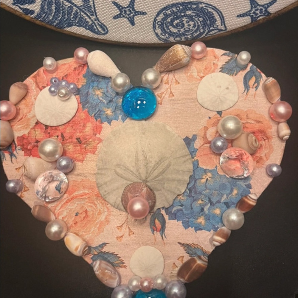 Malibu Floral Heart Decor with Pearls and Shells